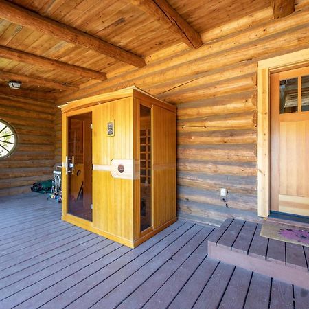 Rowland Log Cabin Home Lyle Экстерьер фото