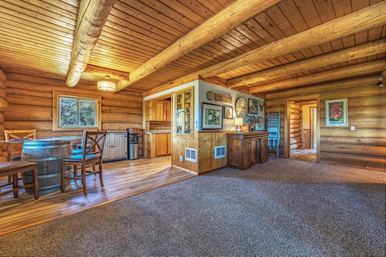 Rowland Log Cabin Home Lyle Экстерьер фото