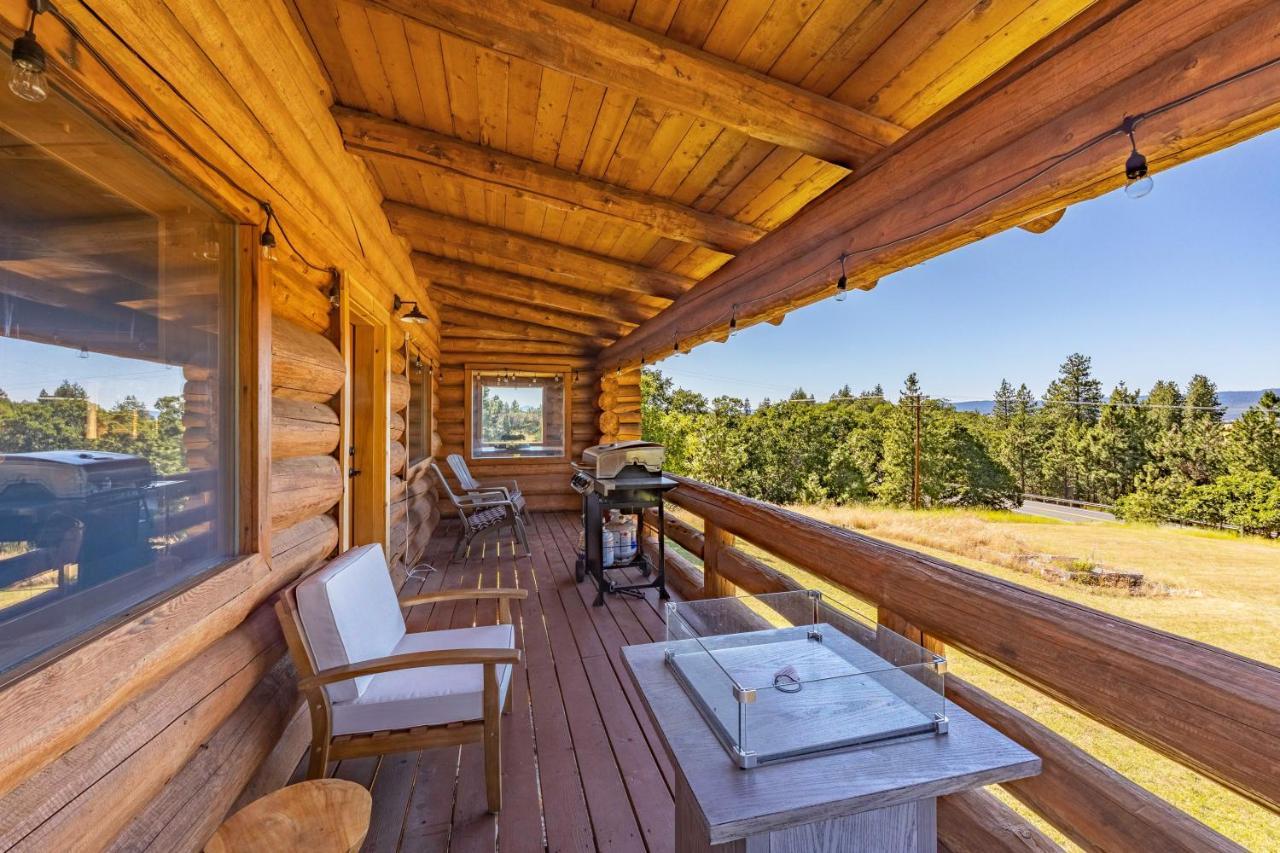 Rowland Log Cabin Home Lyle Экстерьер фото