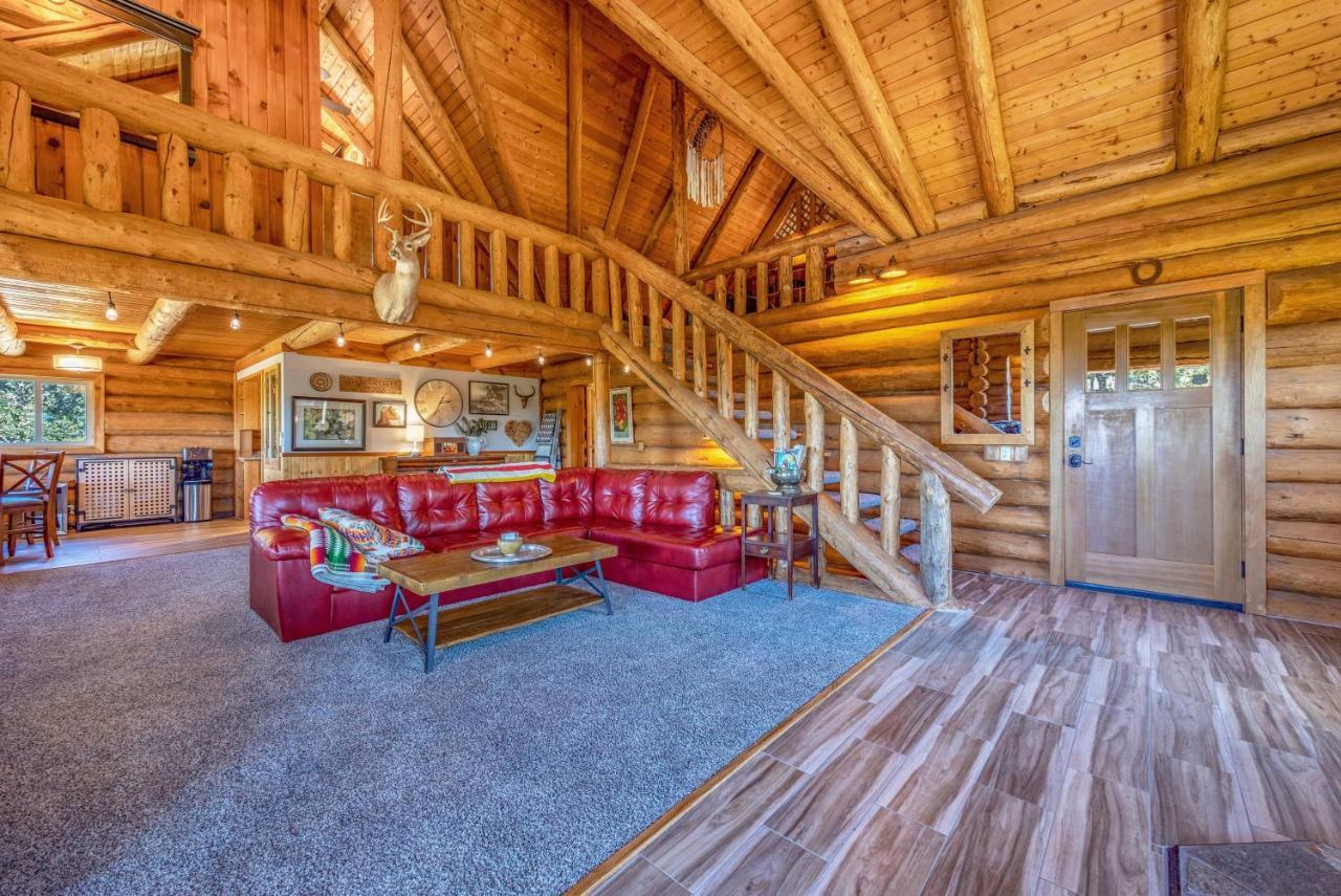 Rowland Log Cabin Home Lyle Экстерьер фото