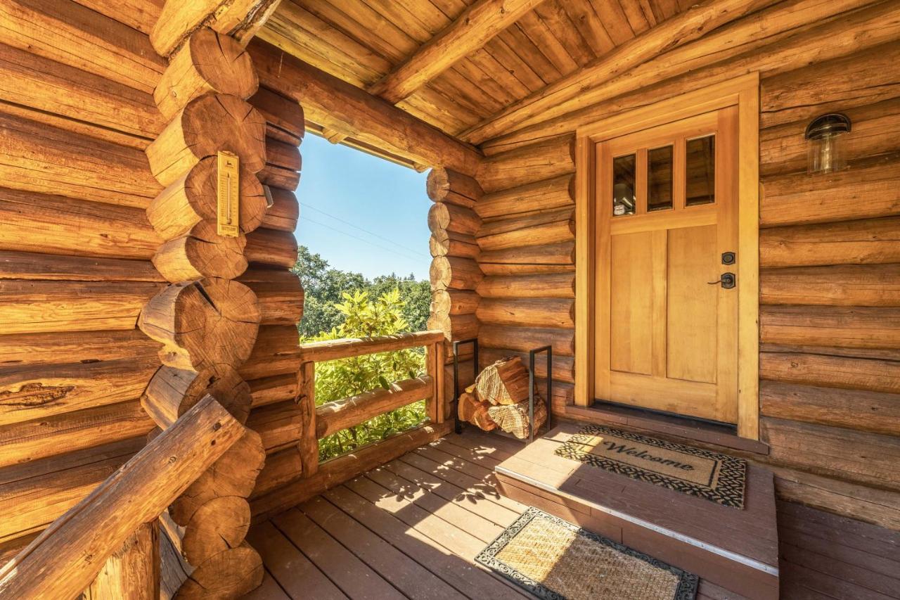 Rowland Log Cabin Home Lyle Экстерьер фото