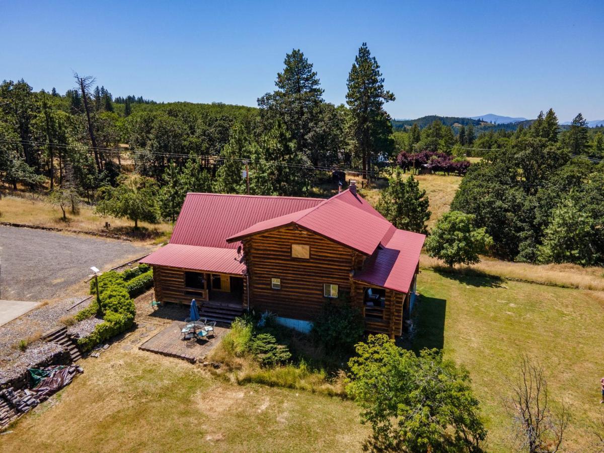 Rowland Log Cabin Home Lyle Экстерьер фото
