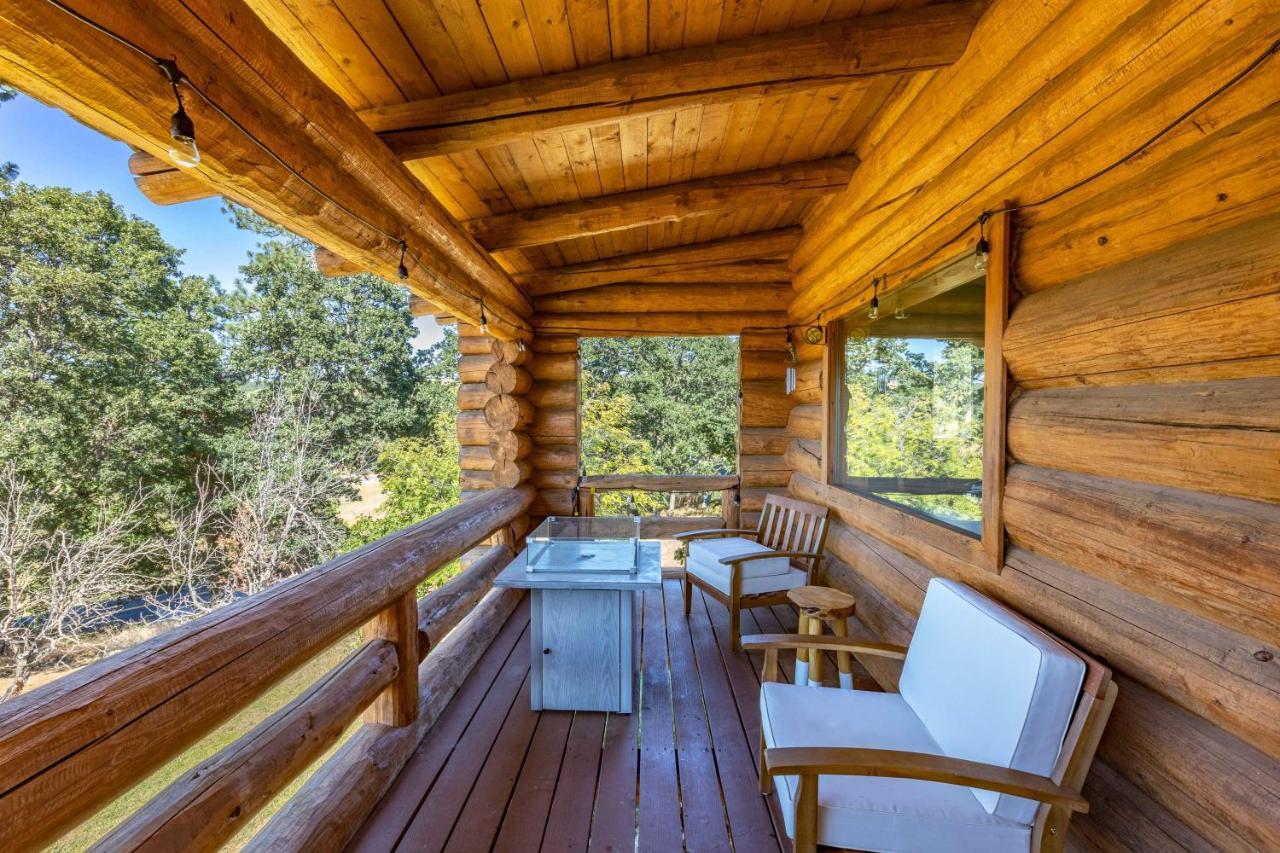 Rowland Log Cabin Home Lyle Экстерьер фото