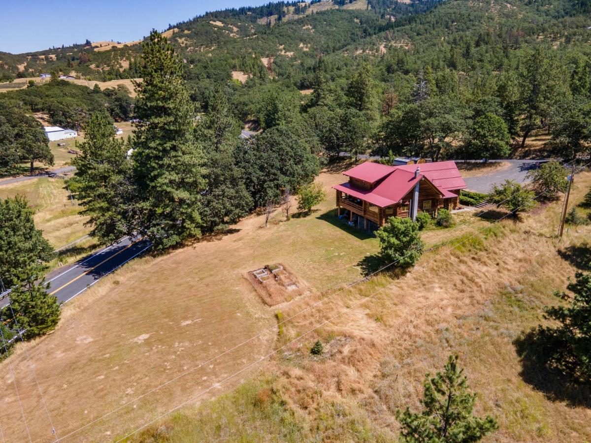 Rowland Log Cabin Home Lyle Экстерьер фото